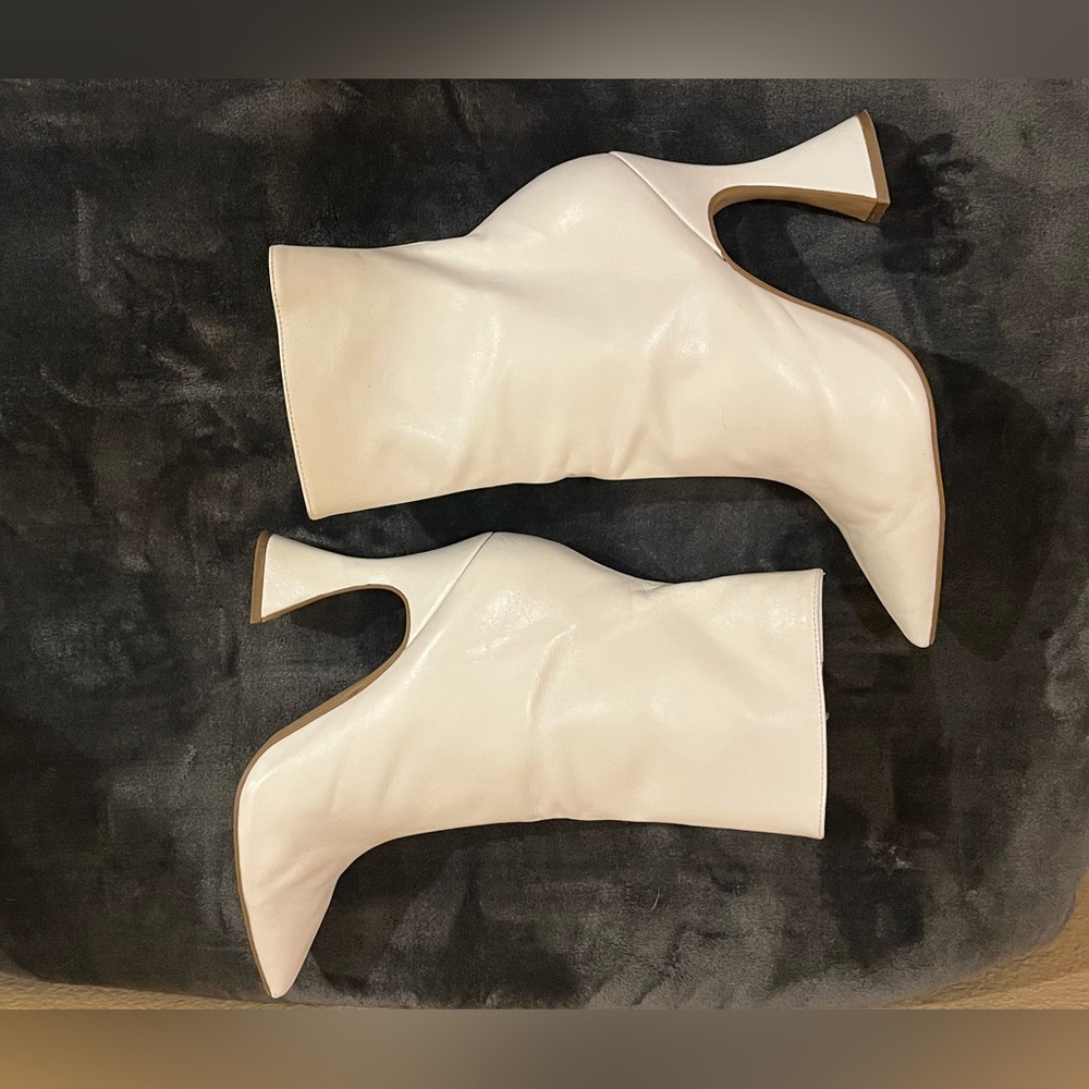 Steve Madden Cream Heeled Boots - Picture 7 of 12